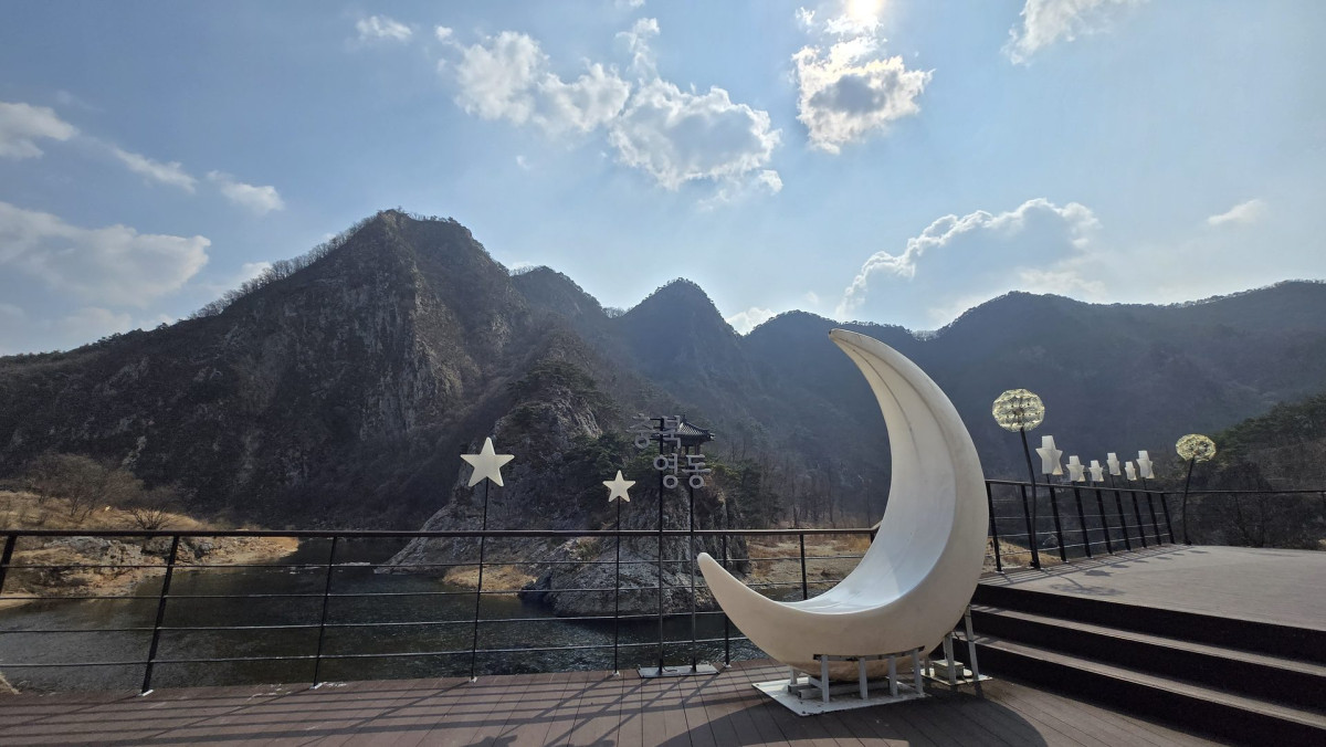 충북 영동 월류봉 여행 | 출장 중 발견한 힐링 명소, 가볍게 쉬어가기 딱 좋은 곳 2번 사진