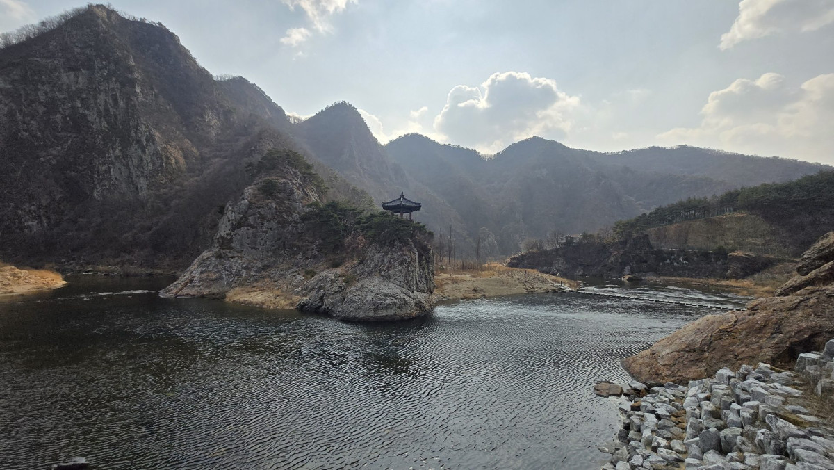 충북 영동 월류봉 여행 | 출장 중 발견한 힐링 명소, 가볍게 쉬어가기 딱 좋은 곳 3번 사진